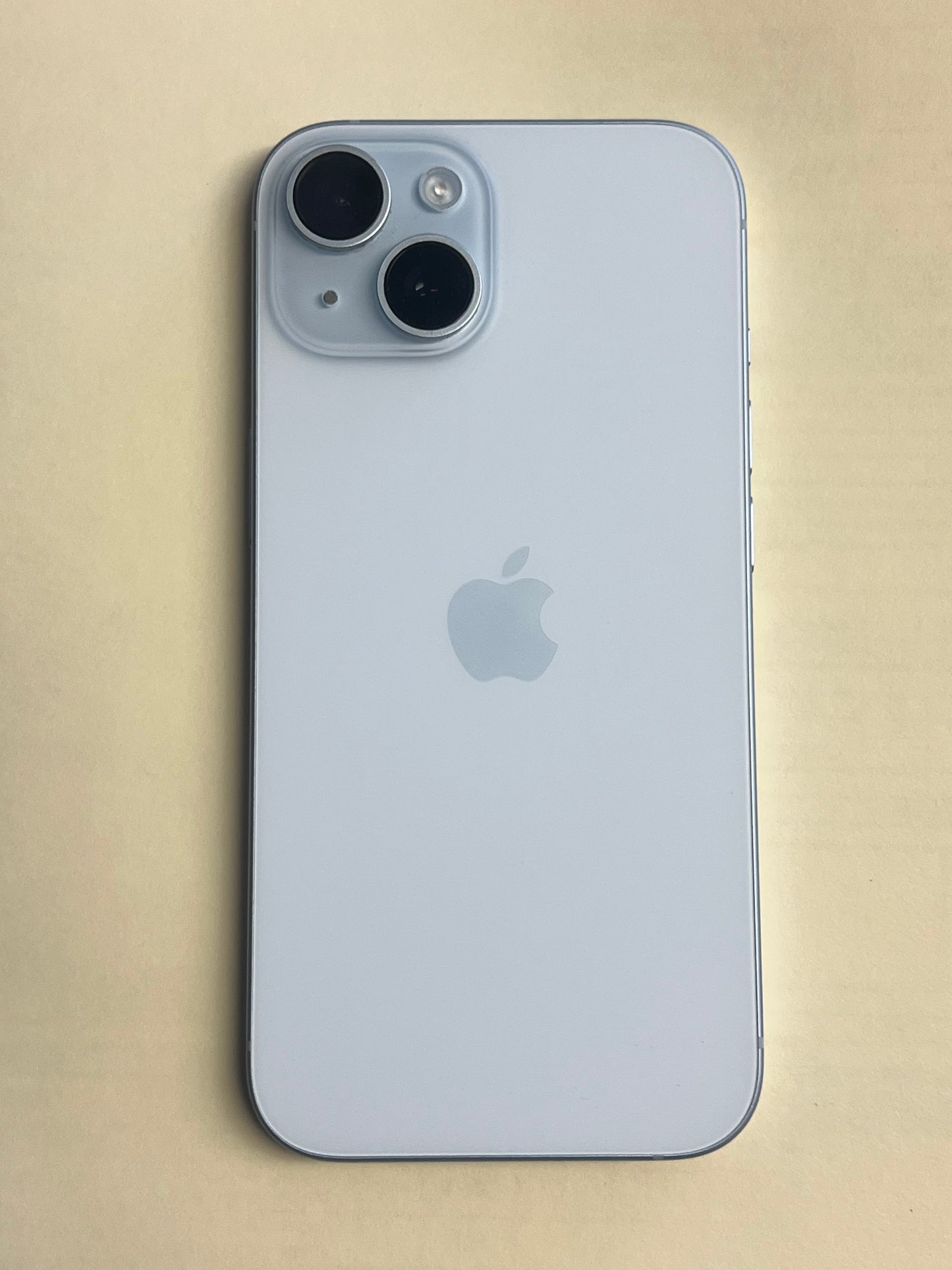 iPhone 15 128GB
